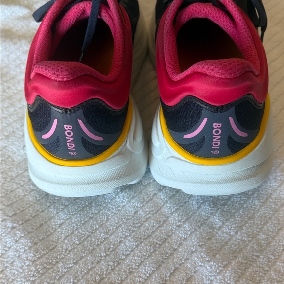 Hoka Bondi 9 Women's Navy and Pink Athletic Shoes - Picture 6 of 8